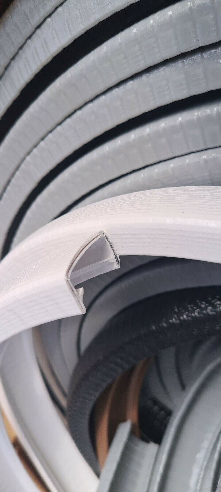 Kantenschutzprofil mit Metallklemmbett, Klemmbereich 21-25mm, Weiß -  Kantenschutzprofil & Kederband
