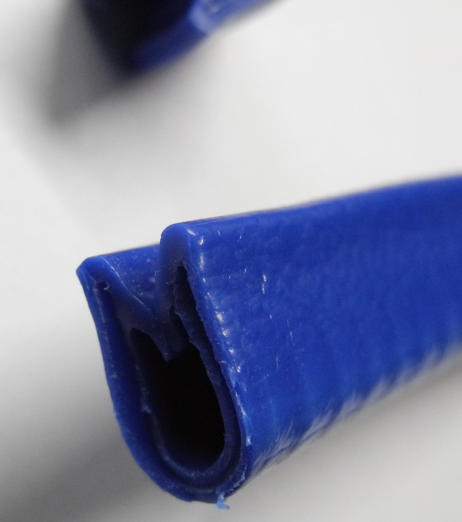 PVC-Kederband Farbe verkehrsblau Gesamthöhe 12mm - Kantenschutzprofil &  Kederband