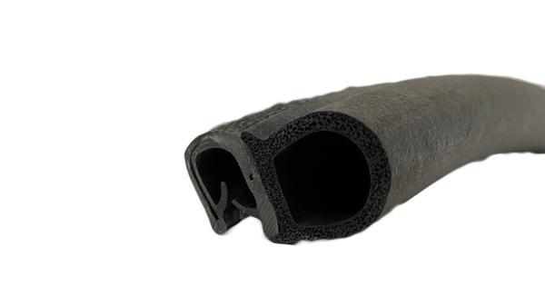 Kantenschutzprofil mit Stahleinlage für 1,5-3,5mm Bleche mit Dichtansatz seitlich - signalschwarz